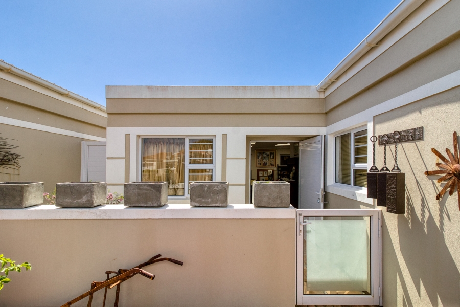 2 Bedroom Property for Sale in Harbour Island Western Cape